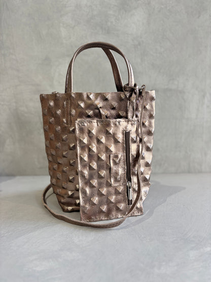 スタッズエンボスバッグ／イタリア・フィレンチェのレザーバッグ