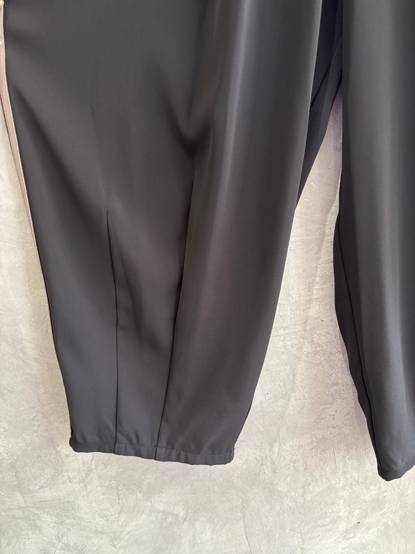 サイドラインバレルレッグパンツ／ayane