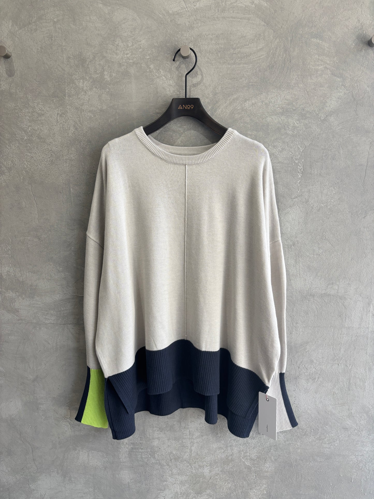 配色ドルマンニット