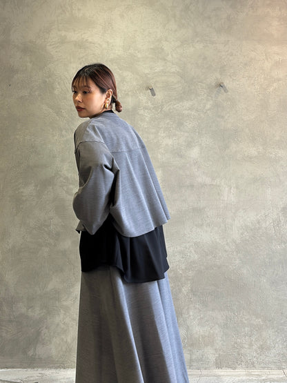 ラウンドステッチサーキュラシャツ／CYAN tokyo