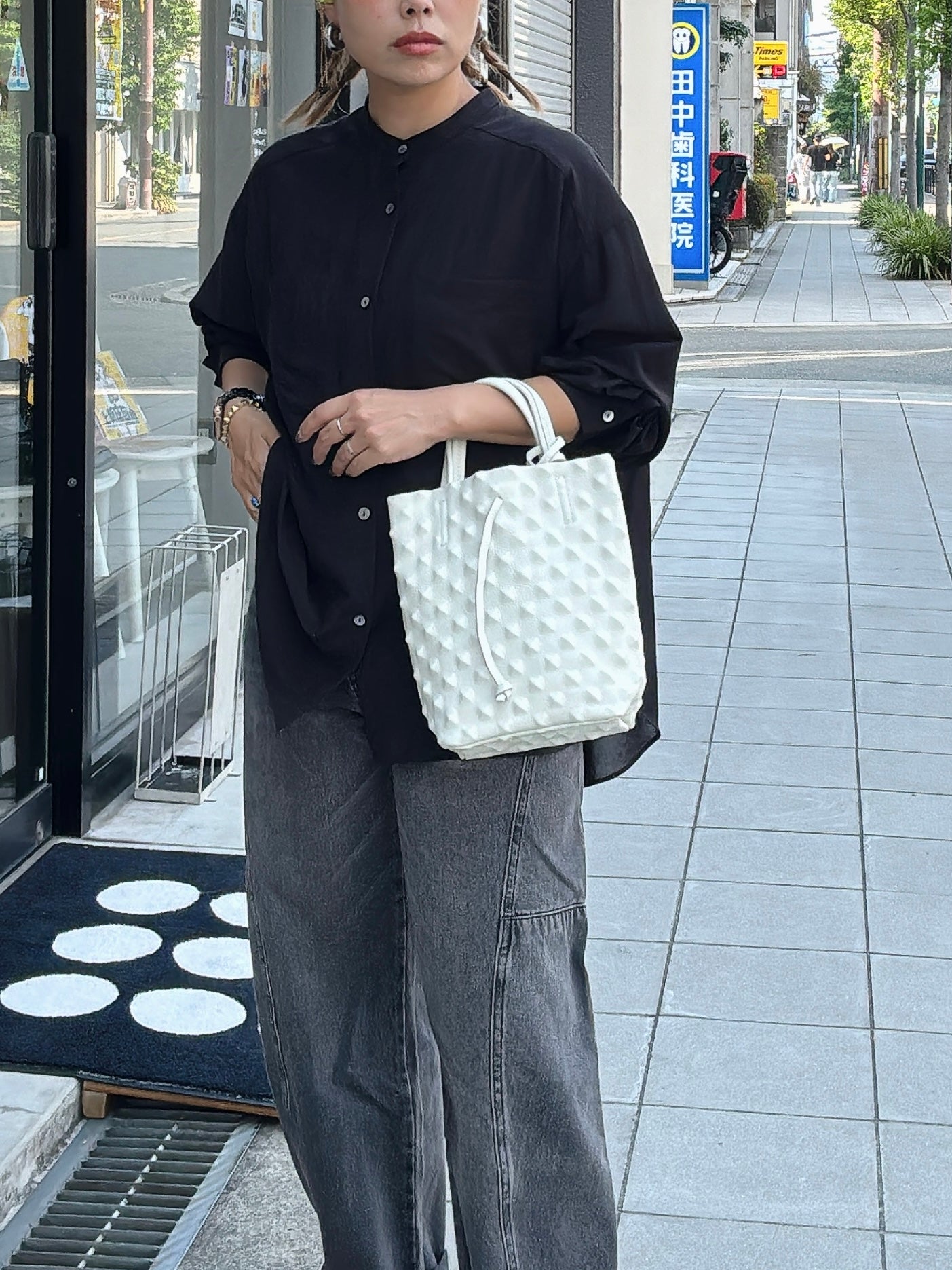 スタッズエンボスバッグ（モノトーン）／イタリア・フィレンツェのレザーバッグ