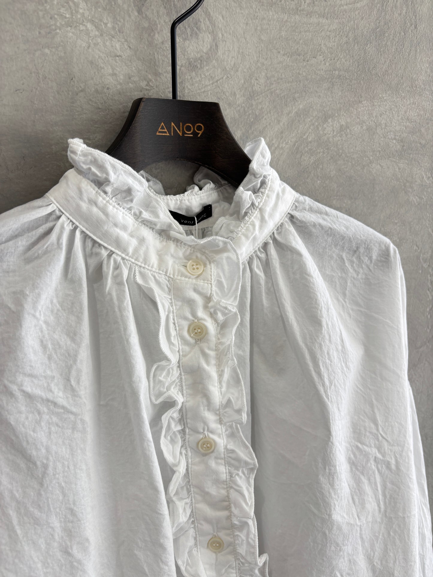 フリルブラウス／vent blanc