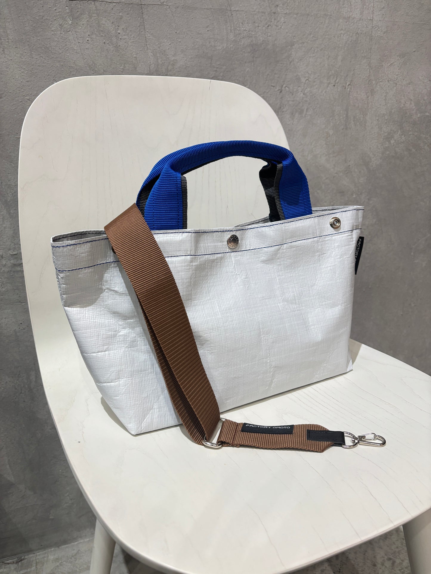 【予約販売】ブルー×チャコール（本体：ホワイト）／FACTORY OMOTO／BASIC TOTE