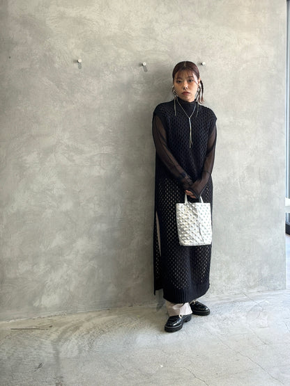 バックオープンメッシュニットワンピース／LHELBIE