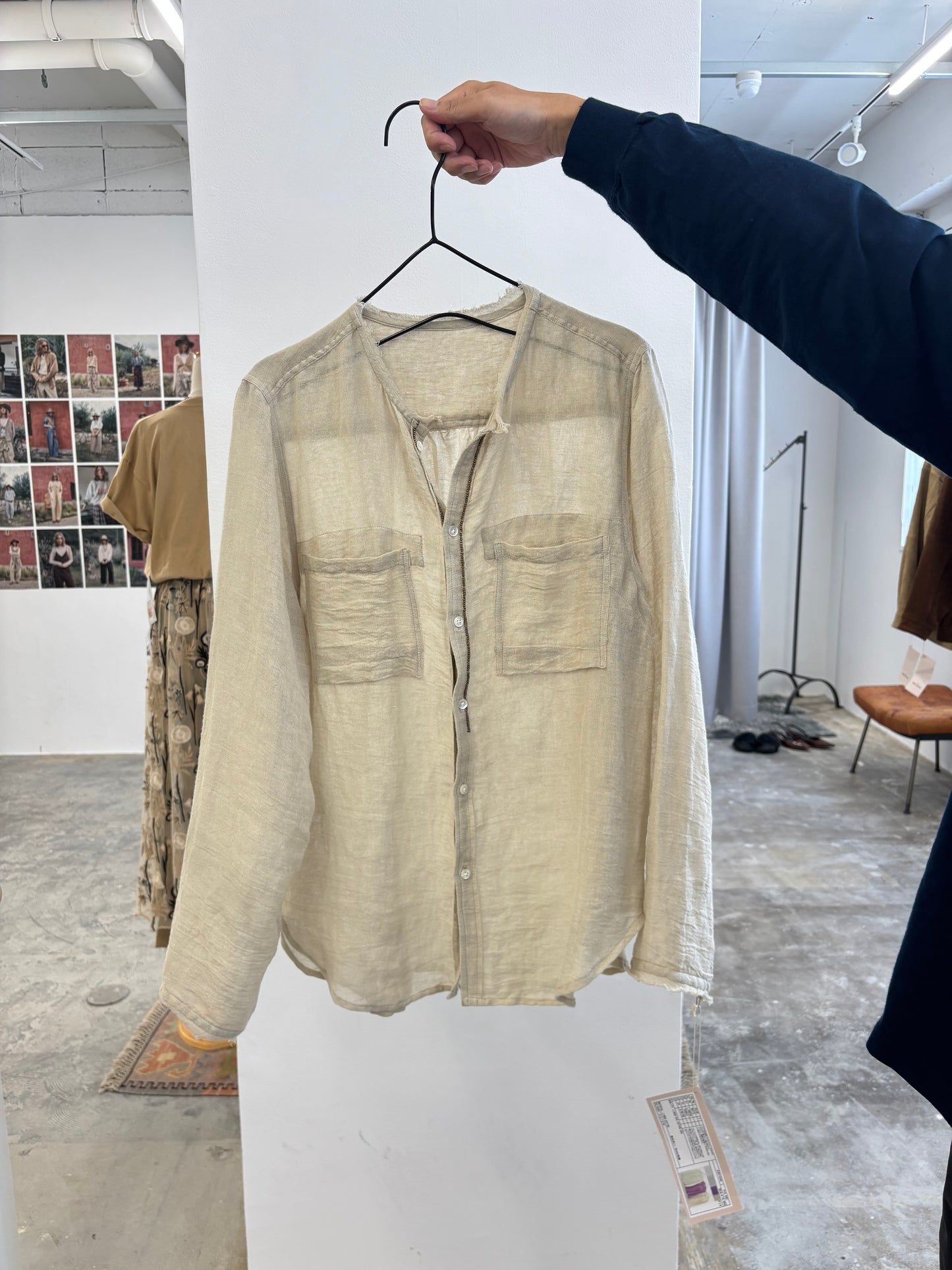 受付終了【予約販売】メタルビーズリネンコットンシャツ／8613209／LE MÉLANGE