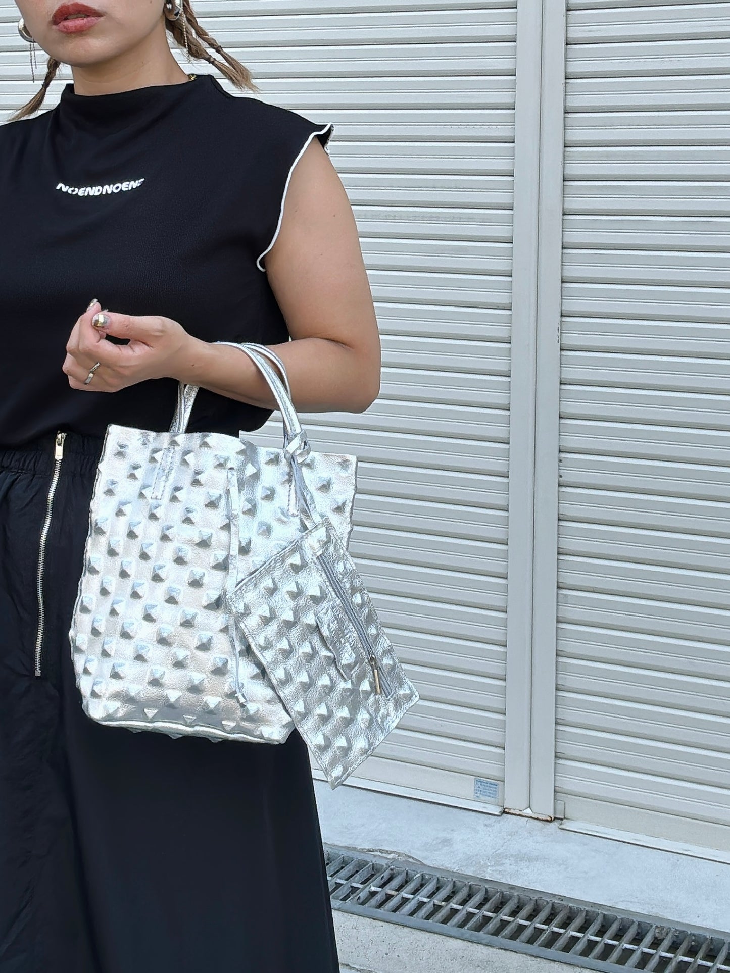 スタッズエンボスバッグ／イタリア・フィレンチェのレザーバッグ