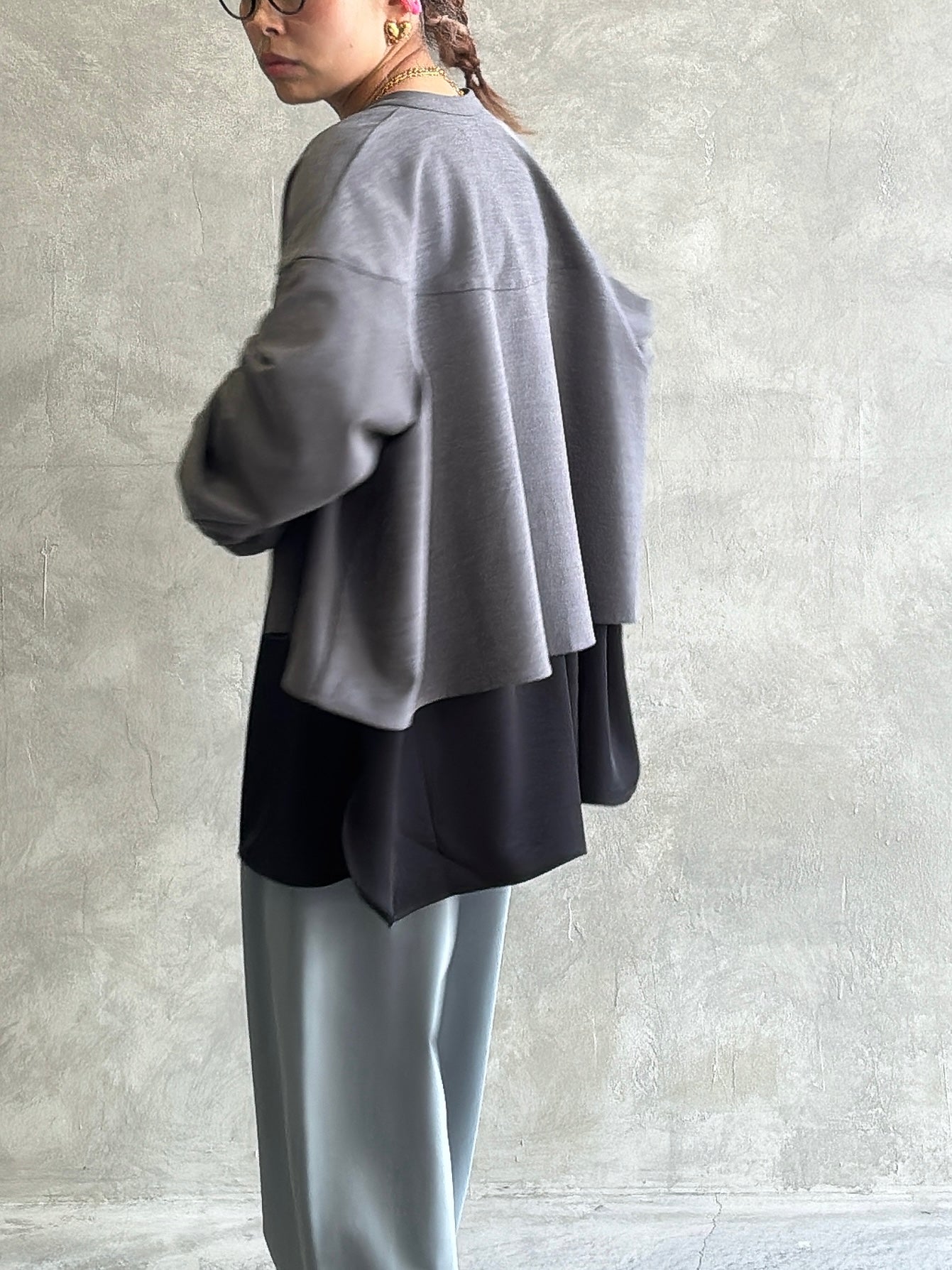 ★ラウンドステッチサーキュラシャツ／CYAN tokyo