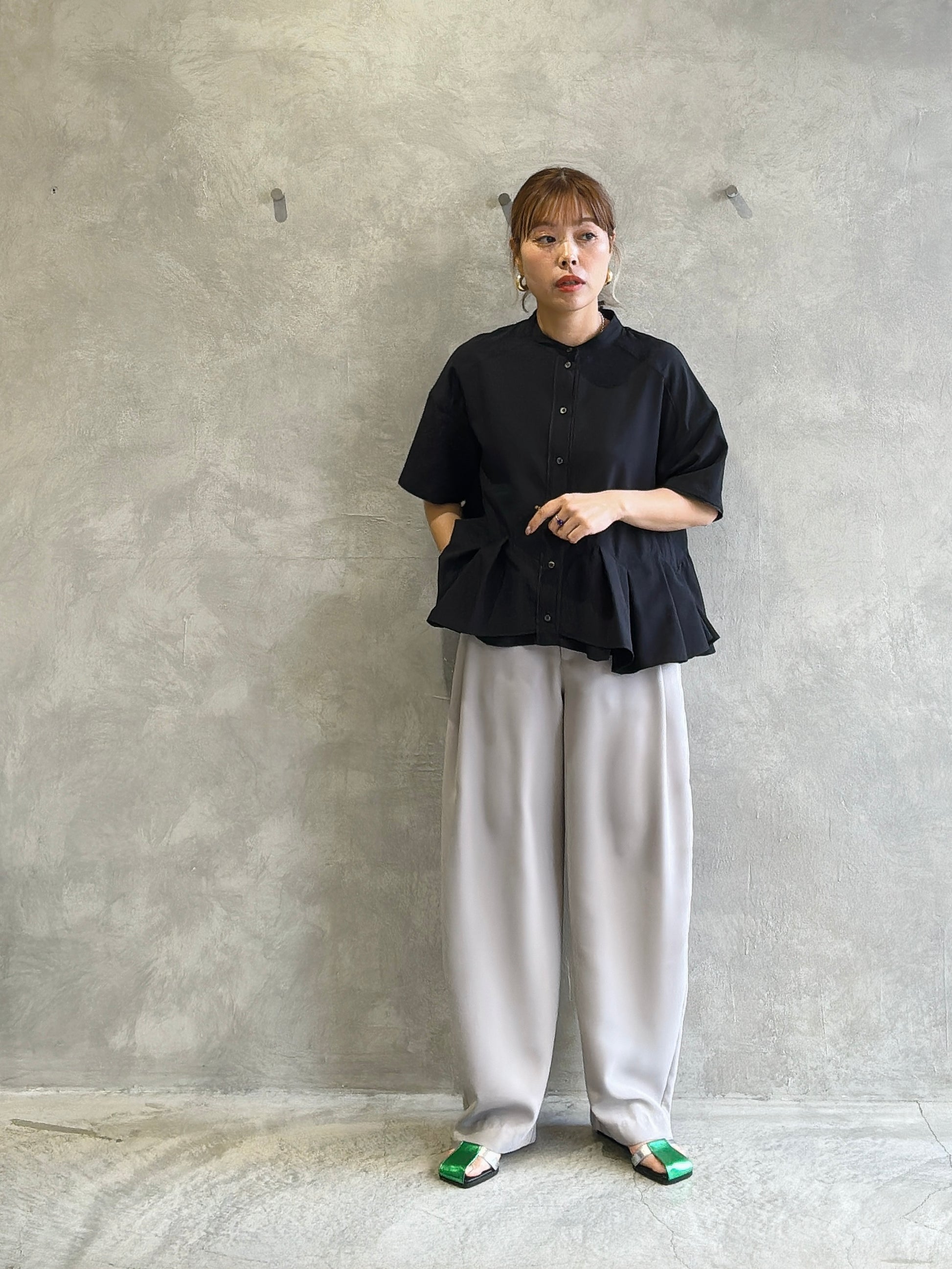 ぺプラムブラウス／trois