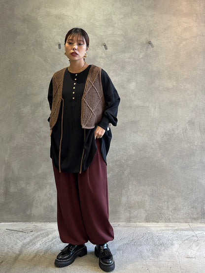 グロッシーヘンリーリブブラウス／CYAN tokyo