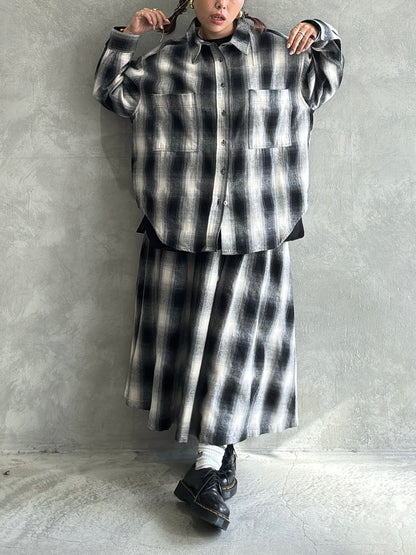 チェックタックスカート／Dignite collier