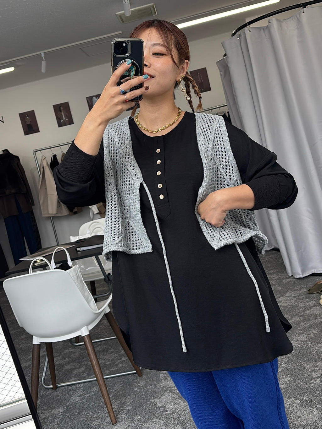 グロッシーヘンリーリブブラウス／CYAN tokyo