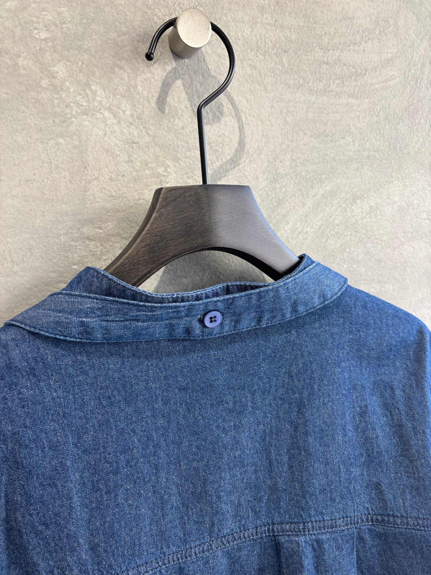 ライトデニムブラウス／Dignite collier