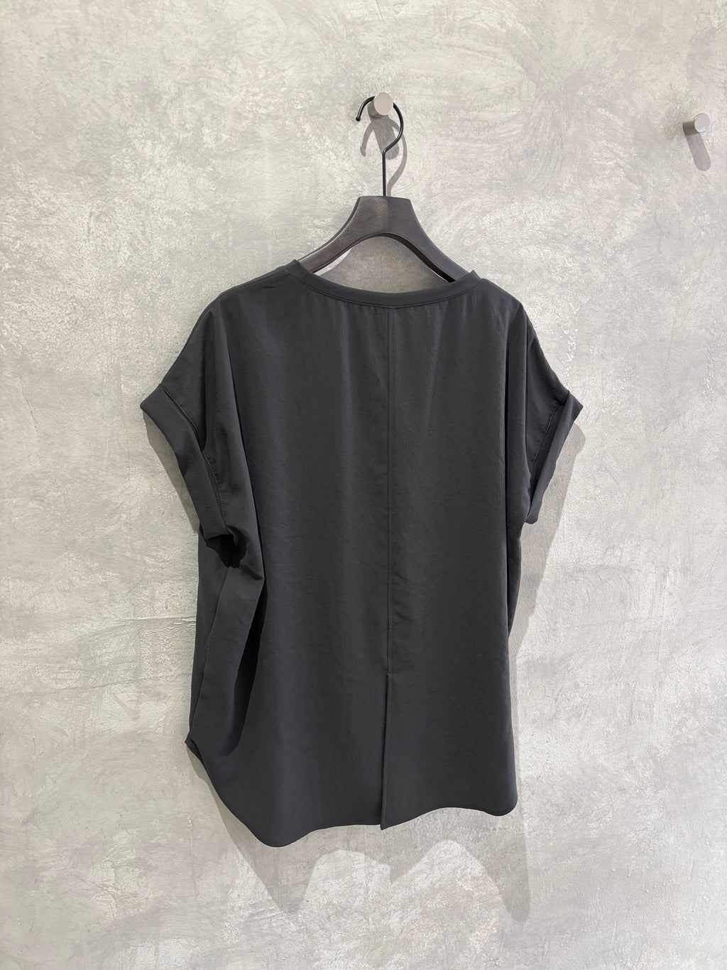 【定番】シンプルブラウス／”涼しい”シリーズ／Dignite collier