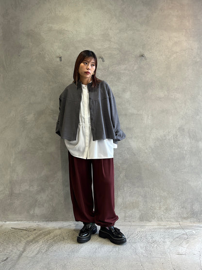 シャーリングティアードブラウス／CYAN tokyo