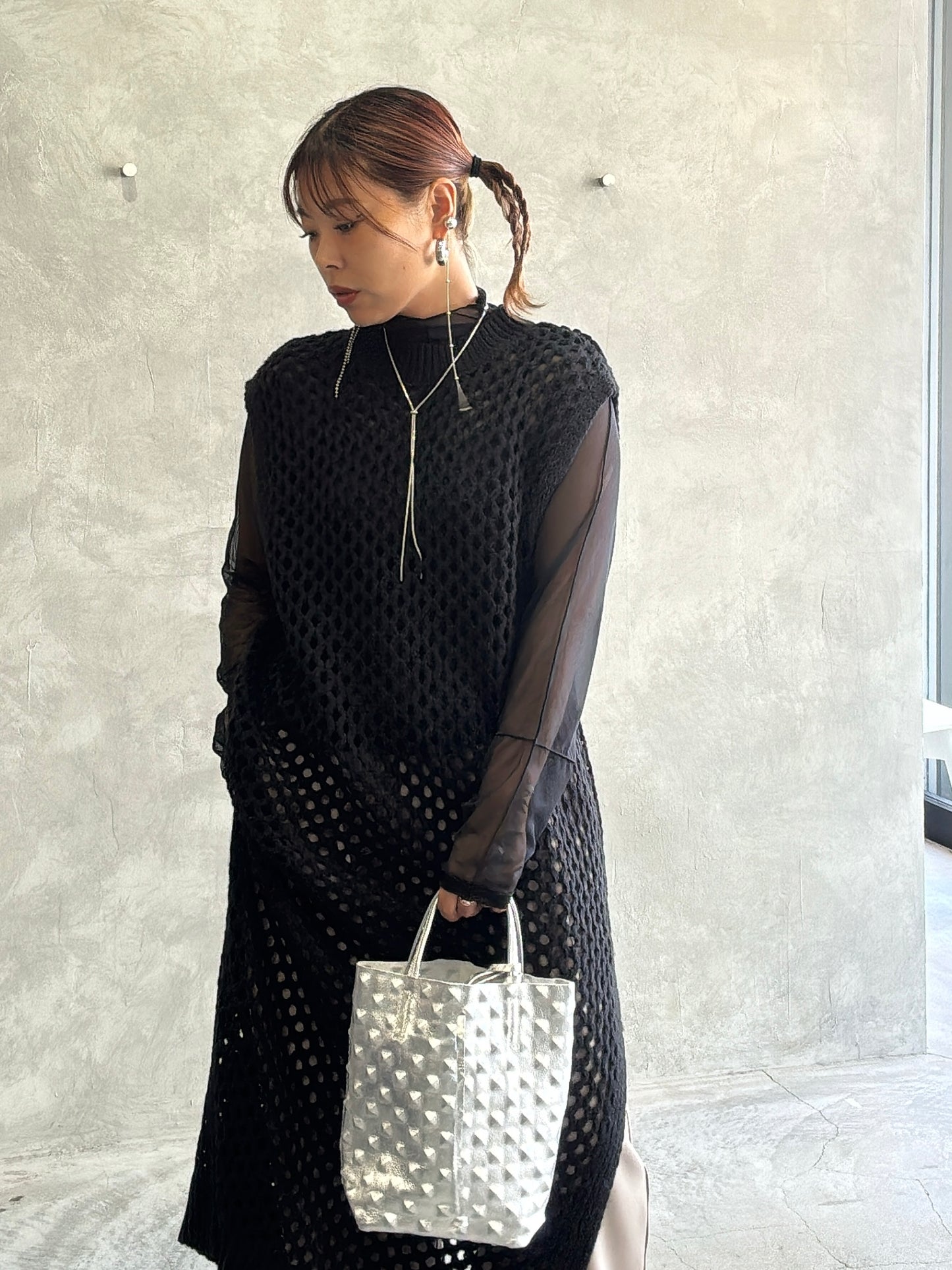 バックオープンメッシュニットワンピース／LHELBIE