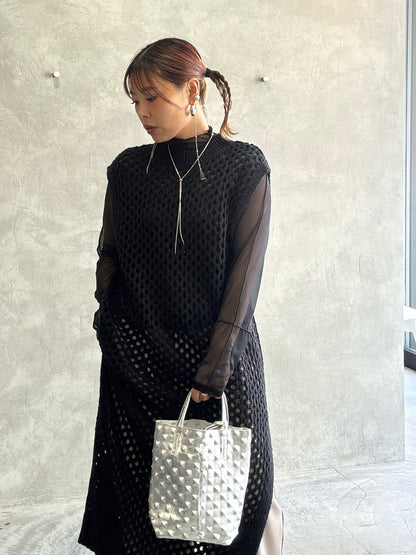 バックオープンメッシュニットワンピース／LHELBIE