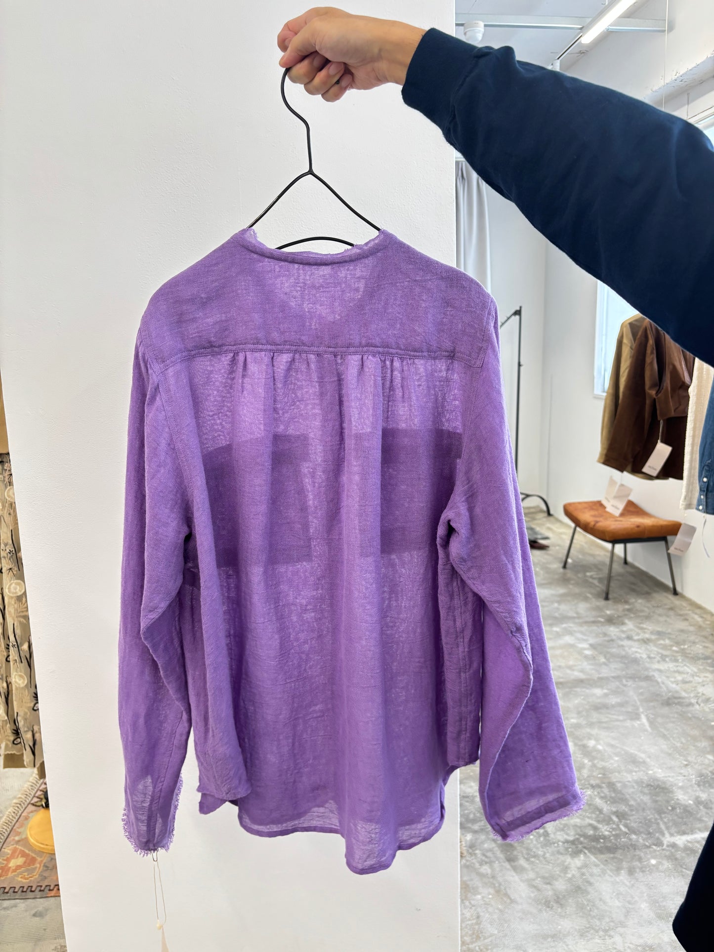 受付終了【予約販売】メタルビーズリネンコットンシャツ／8613209／LE MÉLANGE