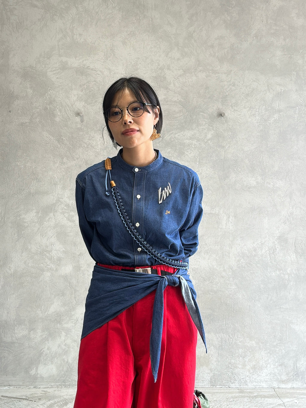 スタンドカラーデニムシャツ（スカーフ付き）／#8643203／LE MÉLANGE／2026 AW #1