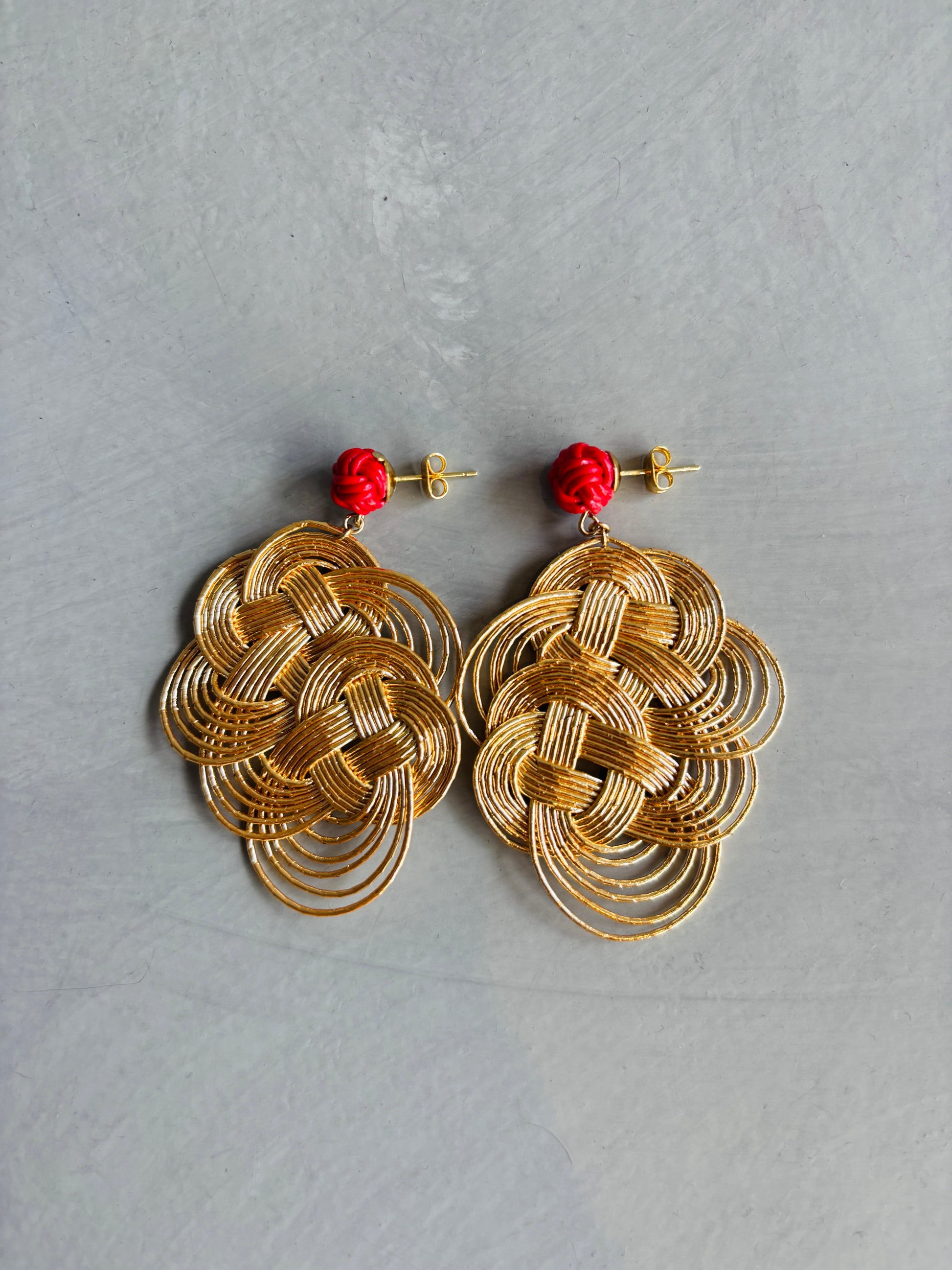 結び屋虹園×No.9コラボ限定仕様／3・6・９の揺れるピアス（ピアス・イヤリング）