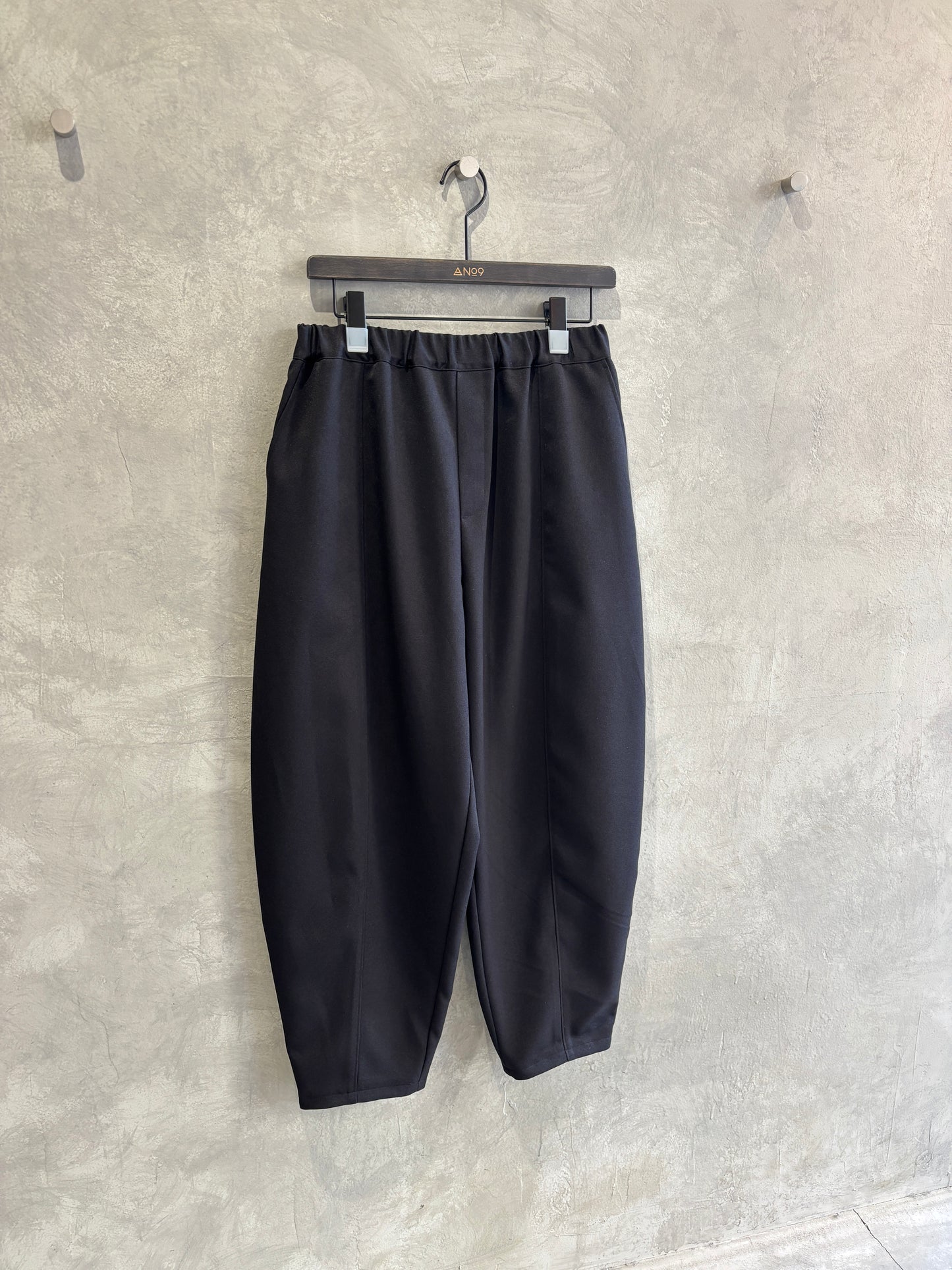 イージーカーブパンツ／trois