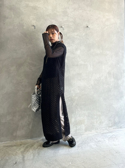 バックオープンメッシュニットワンピース／LHELBIE