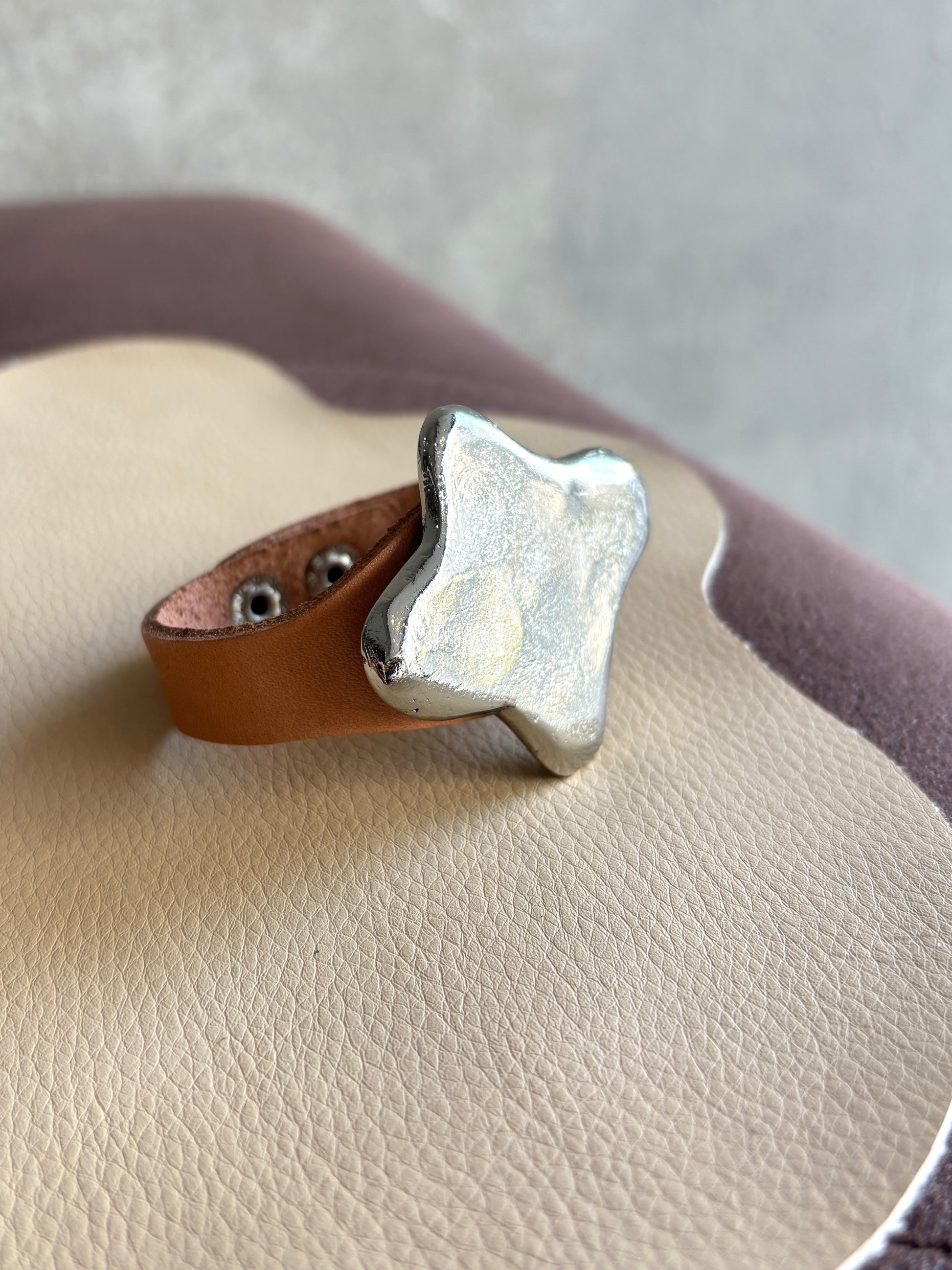 【予約販売】アシンメトリークロスレザーブレスレット