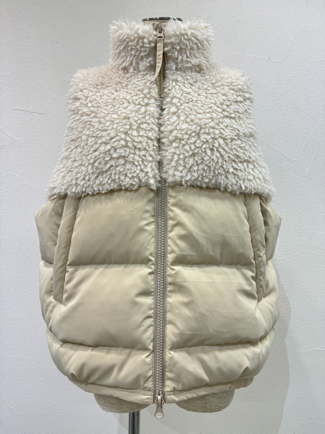 【予約⚡︎販売】シャギーボアコンビダウンベスト／604519／CYAN tokyo／2026 AW#1