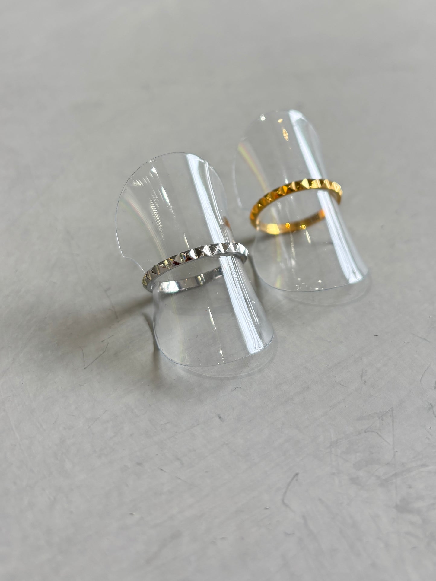 スタッズリング