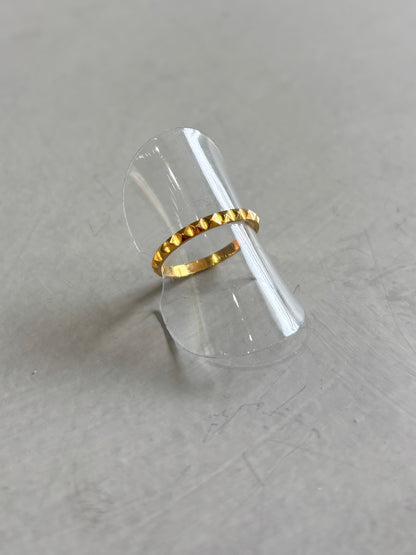 スタッズリング