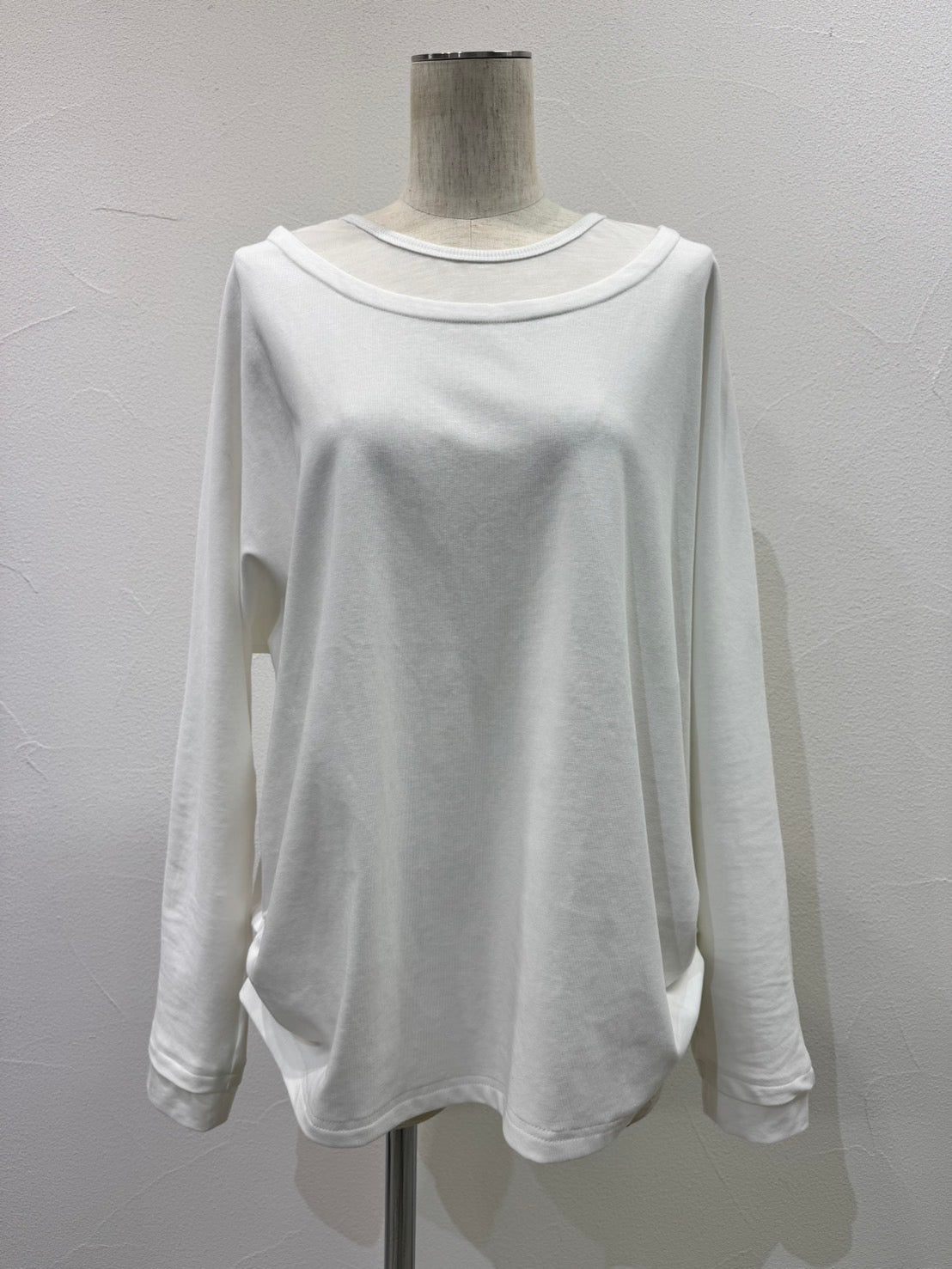 【予約⚡︎販売】レイヤーネックドルマンTOPS／604485／CYAN tokyo／2026 AW#1