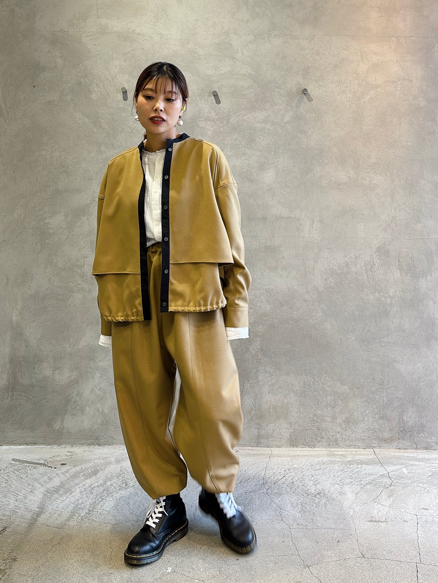 ノーカラードッキングシャツ／trois