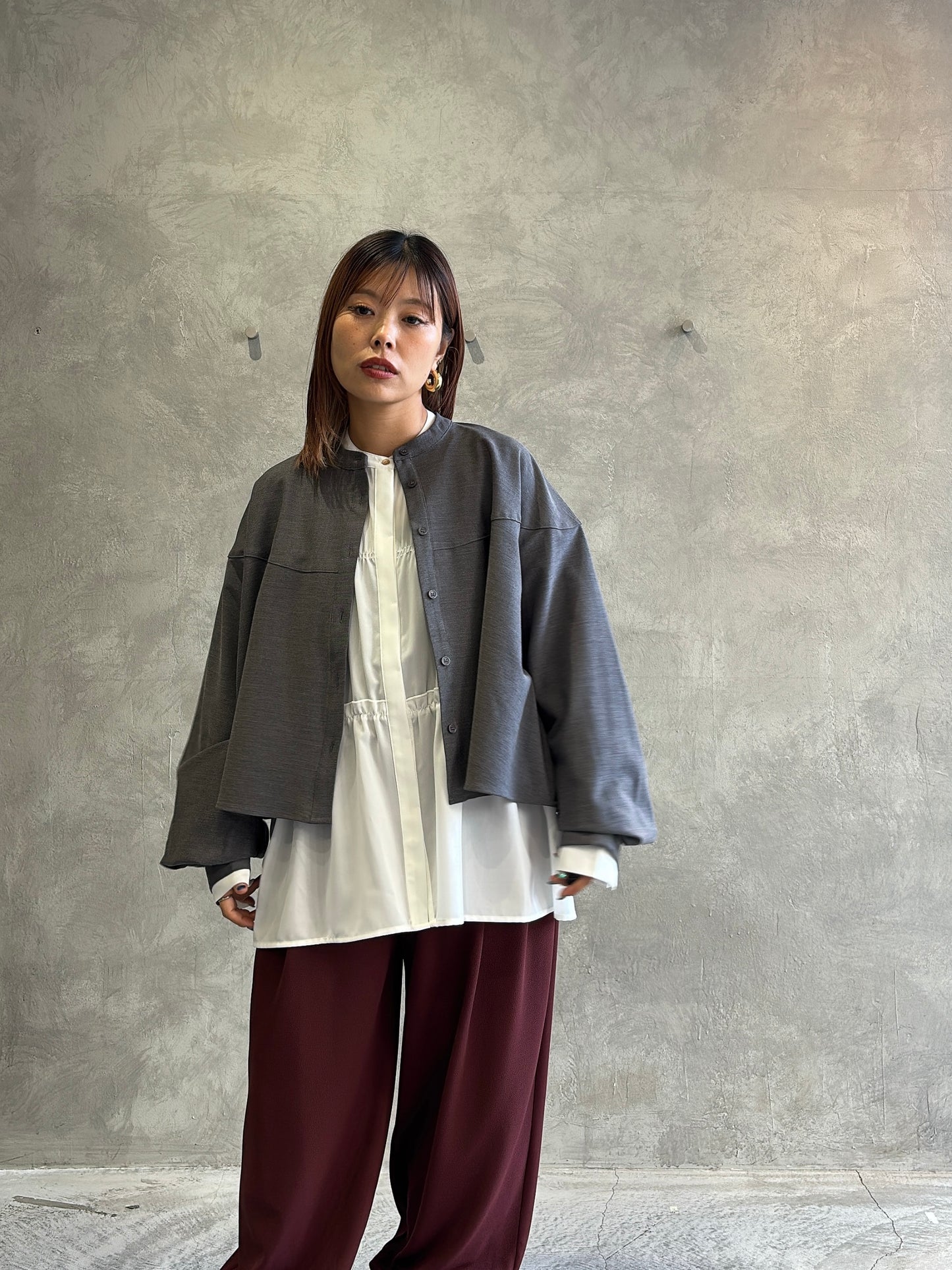 シャーリングティアードブラウス／CYAN tokyo