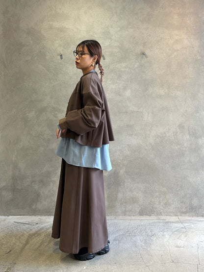 シャーリングティアードブラウス／CYAN tokyo