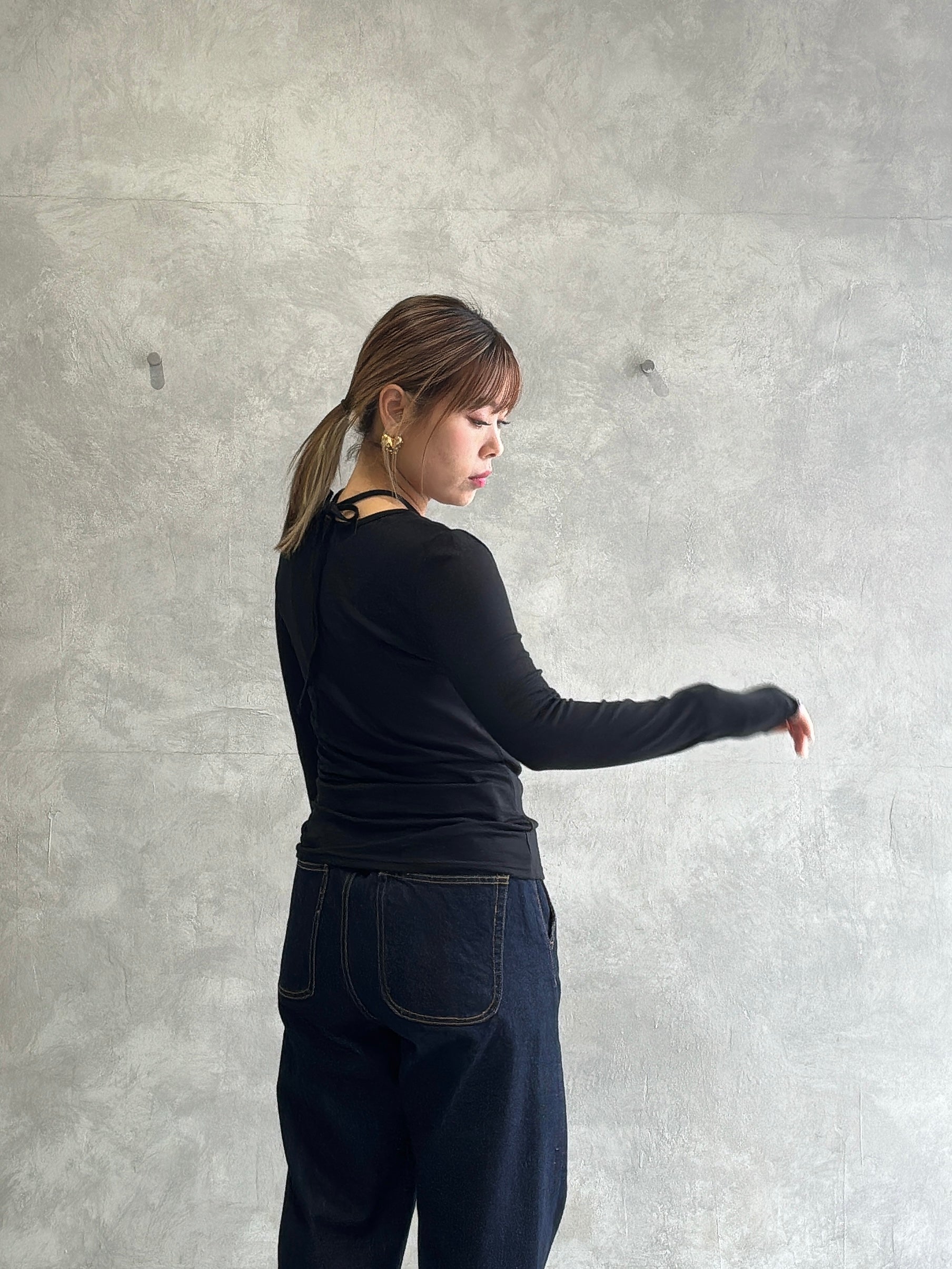 ホルターネックプルオーバー／Dignite collier