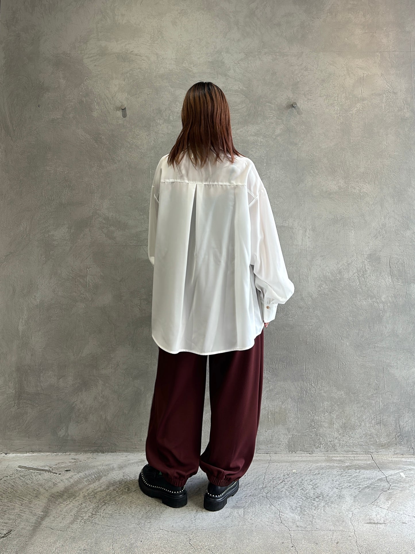 シャーリングティアードブラウス／CYAN tokyo