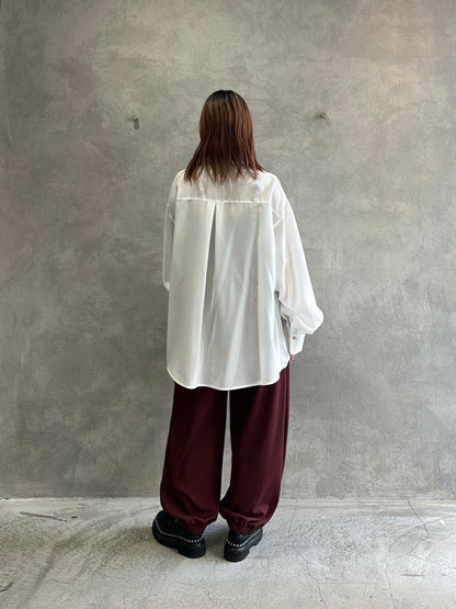 シャーリングティアードブラウス／CYAN tokyo