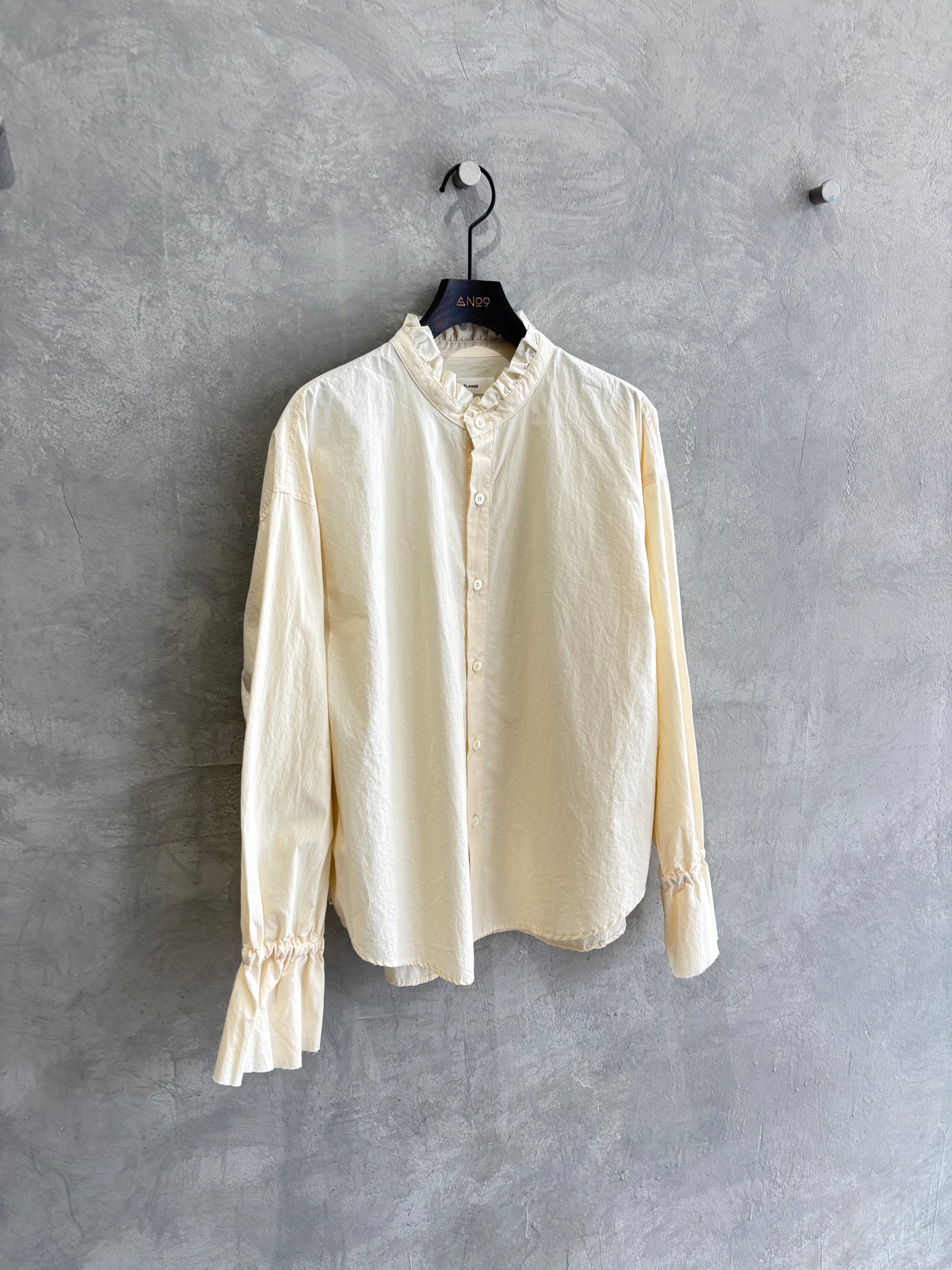 フリルシャツ／LE MÉLANGE