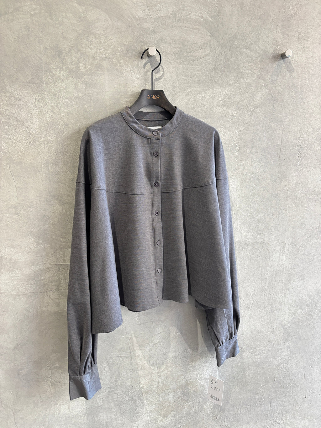 ラウンドステッチサーキュラシャツ／CYAN tokyo