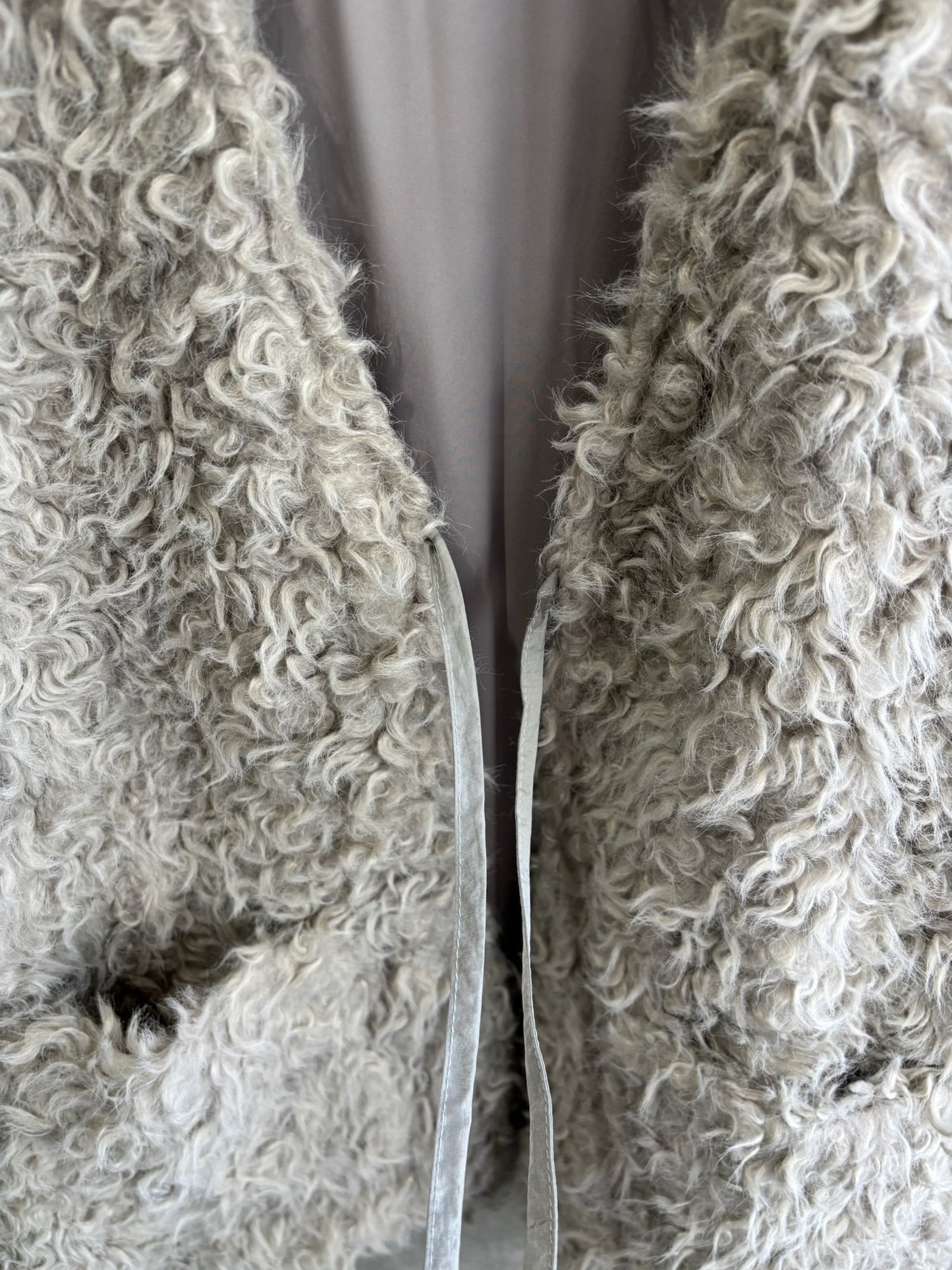 バックオーバーカーリーファーベスト／CYAN TOKYO