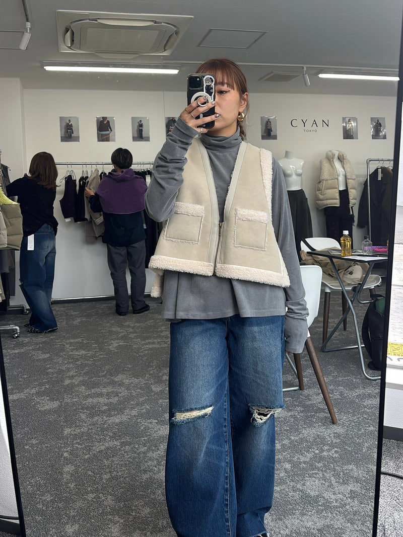 【予約⚡︎販売】バックオーバームートンベスト／604499／CYAN tokyo／2026 AW#1