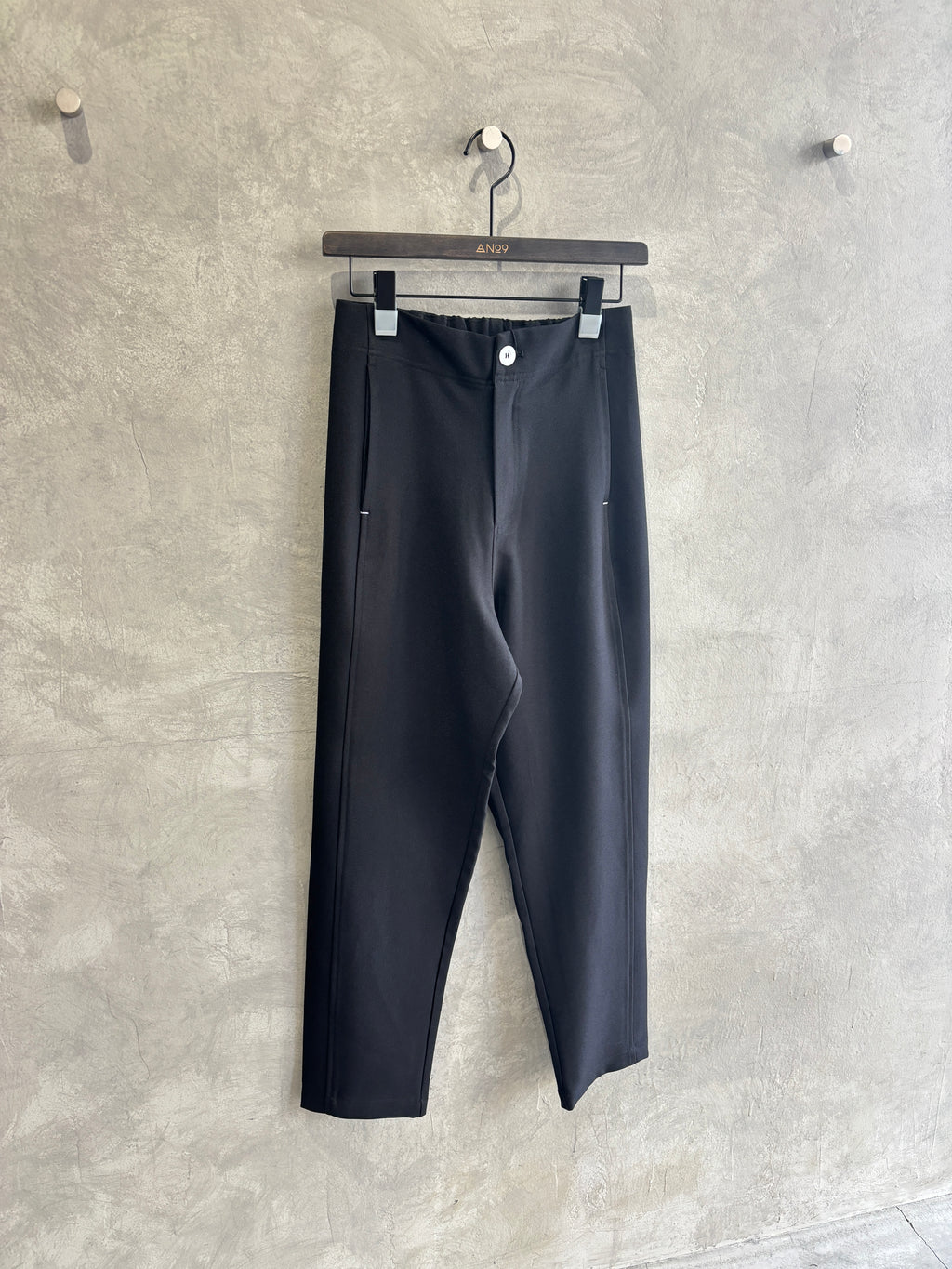 スリムカーブカラーパンツ／No.9-the Nines-