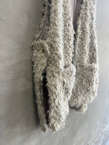 バックオーバーカーリーファーベスト／CYAN TOKYO