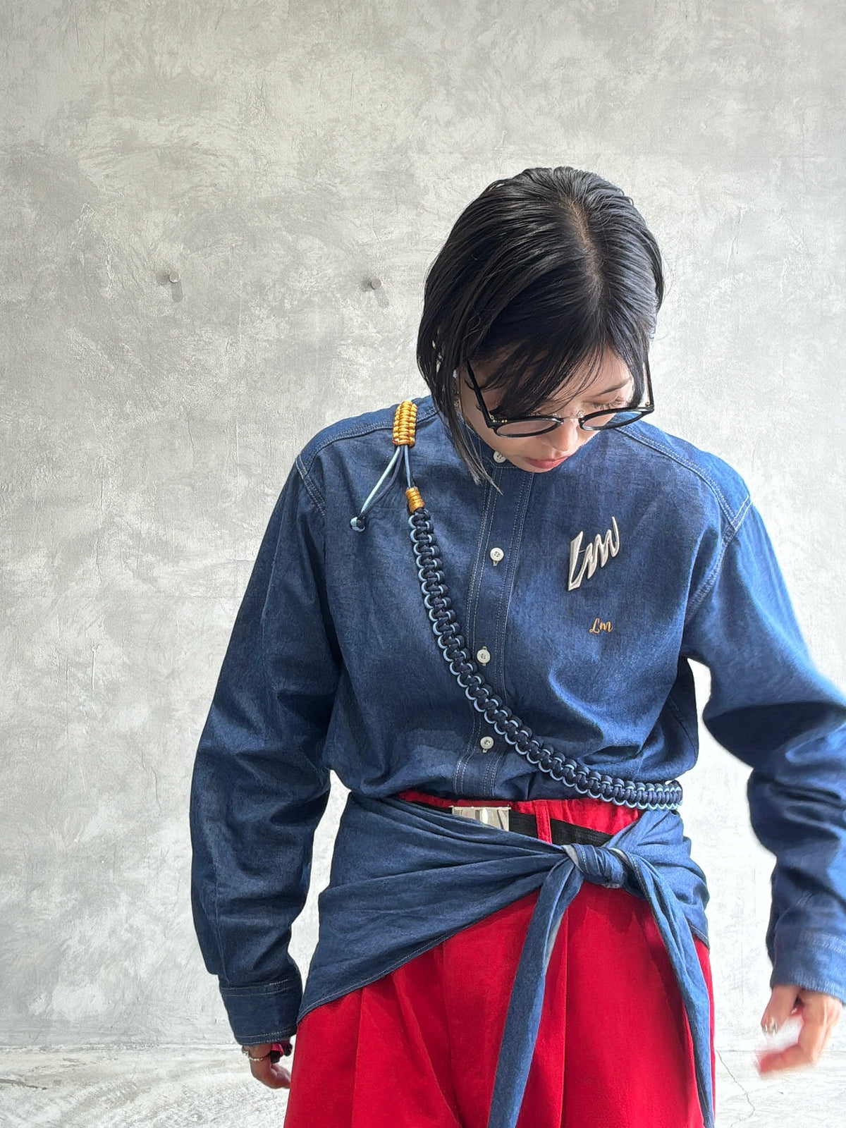 スタンドカラーデニムシャツ（スカーフ付き）／#8643203／LE MÉLANGE／2026 AW #1