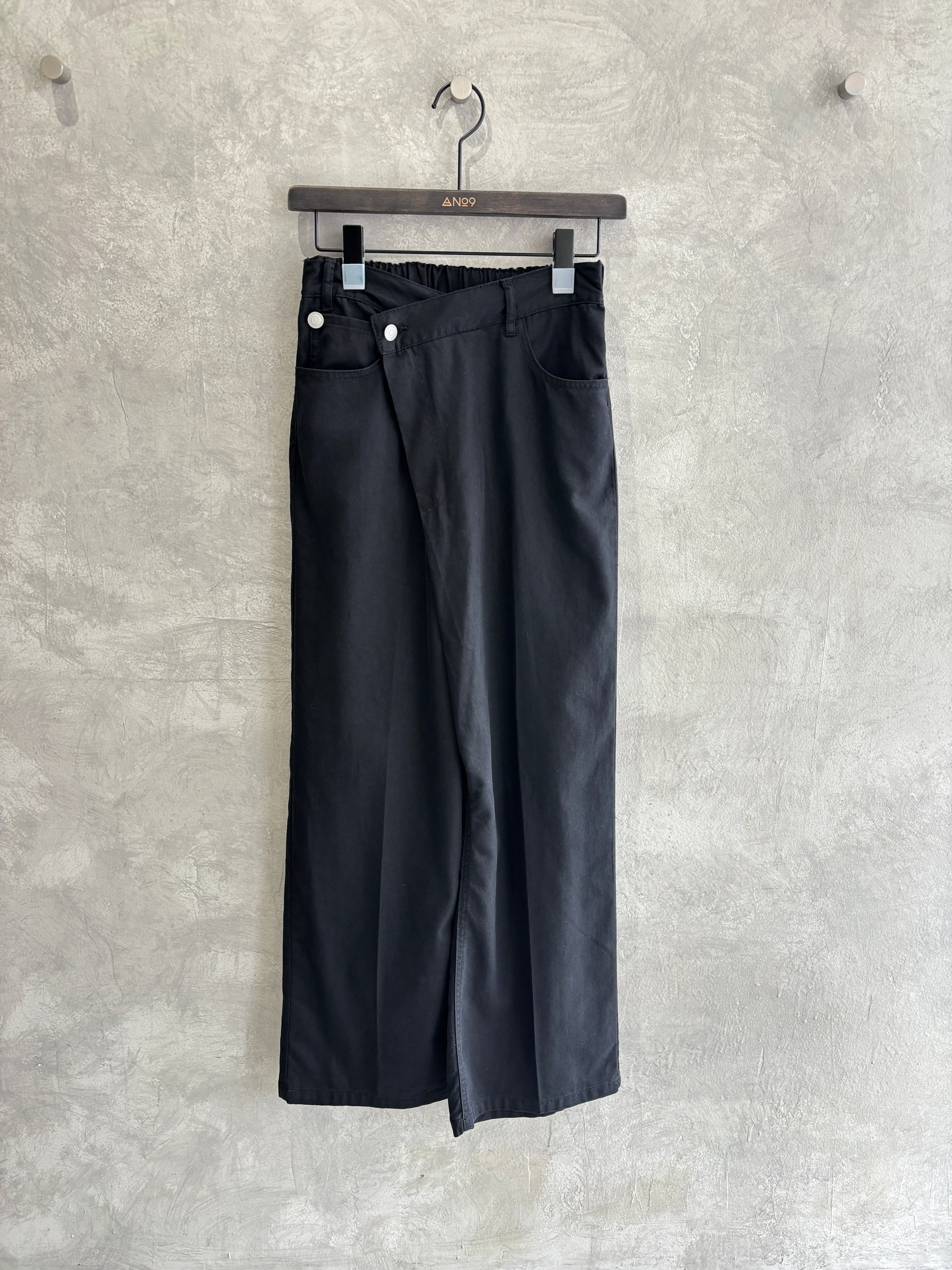 【GWあけにお届け！】アシンメトリーパンツ／P62025AI／PRIORIY　