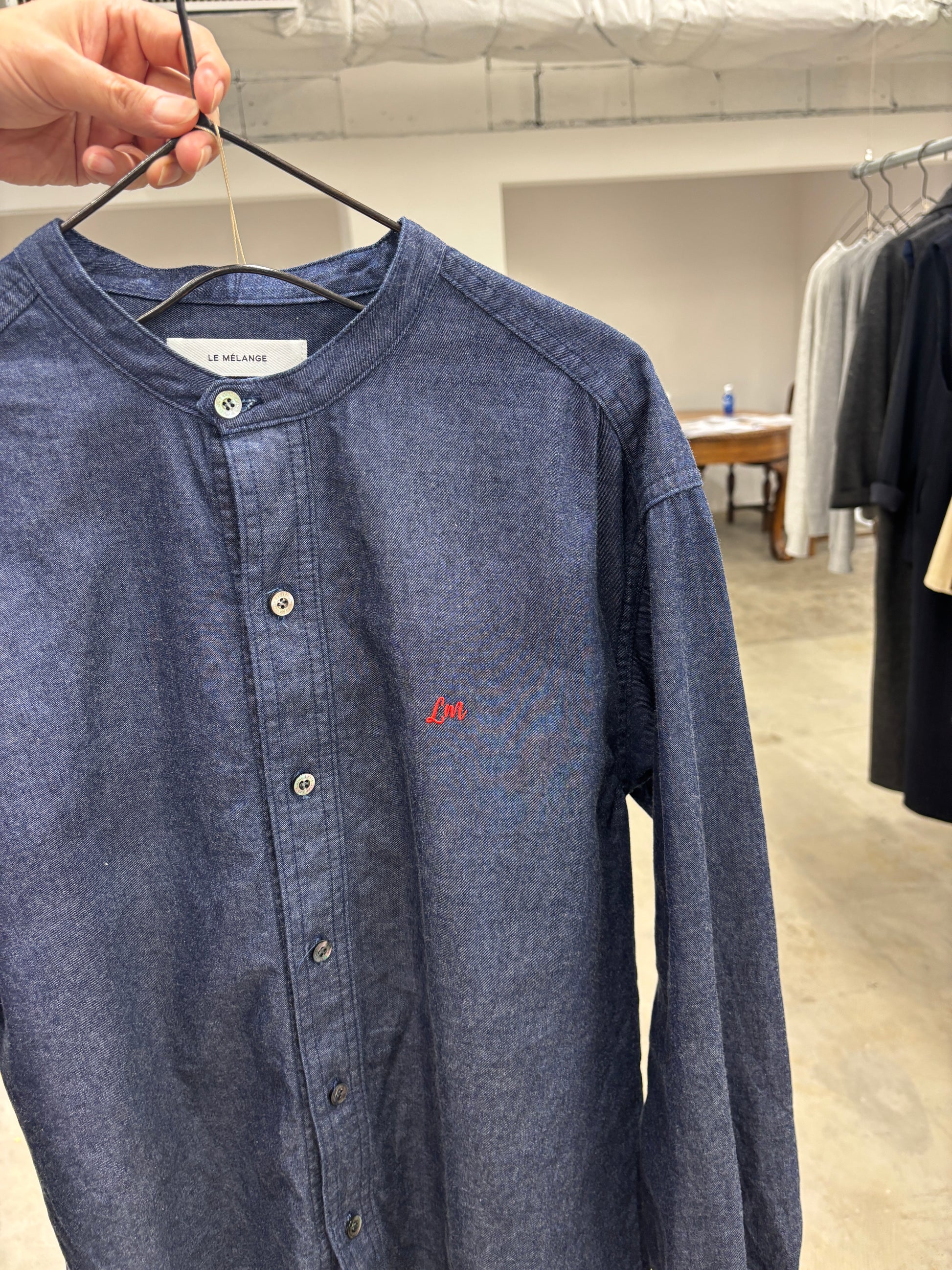【予約⚡︎販売】スタンドカラーデニムシャツ（スカーフ付き）／#8643203／LE MÉLANGE／2026 AW #1