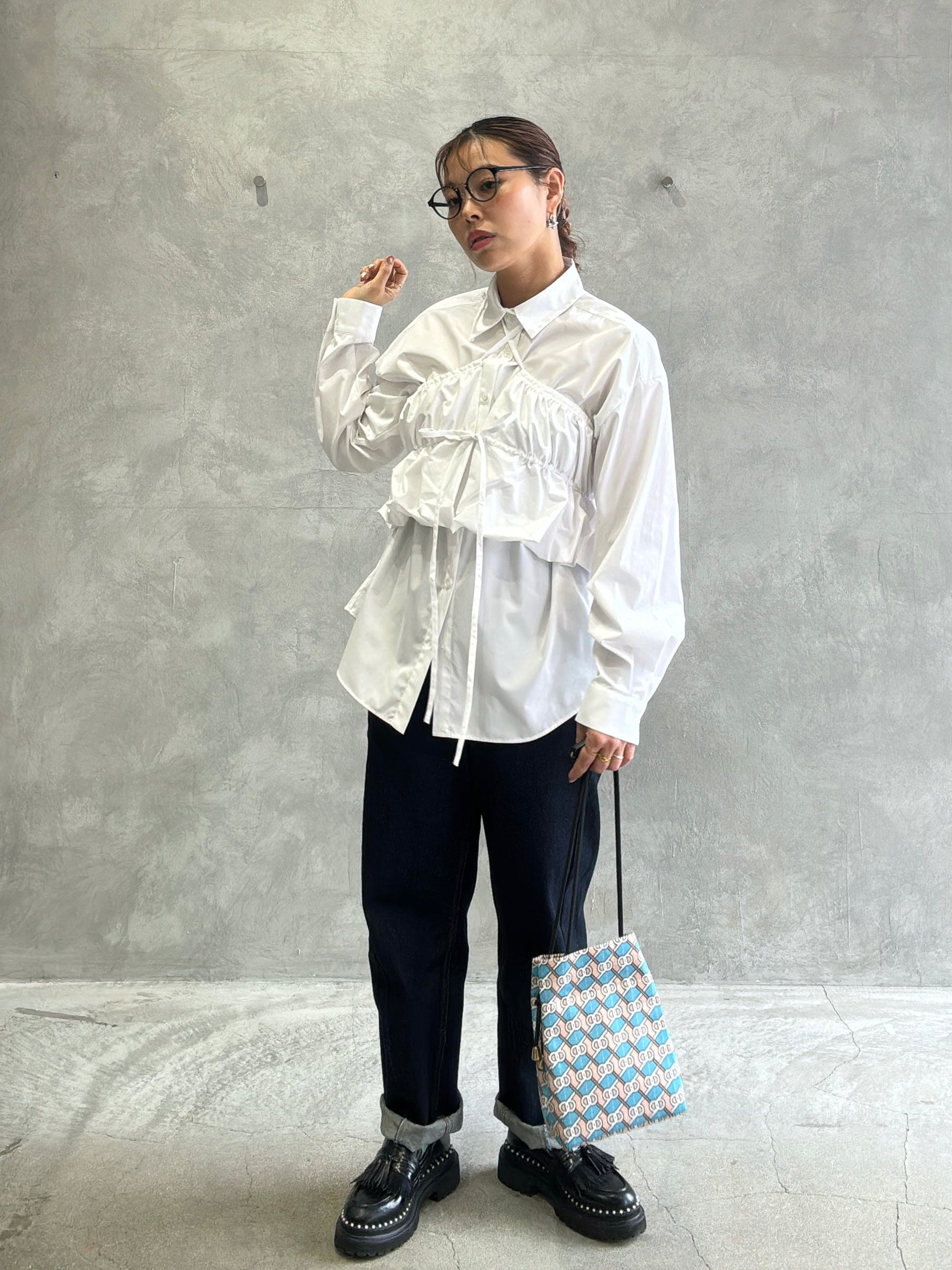 ギャザーぺプラム付きシャツ／VERSEAU