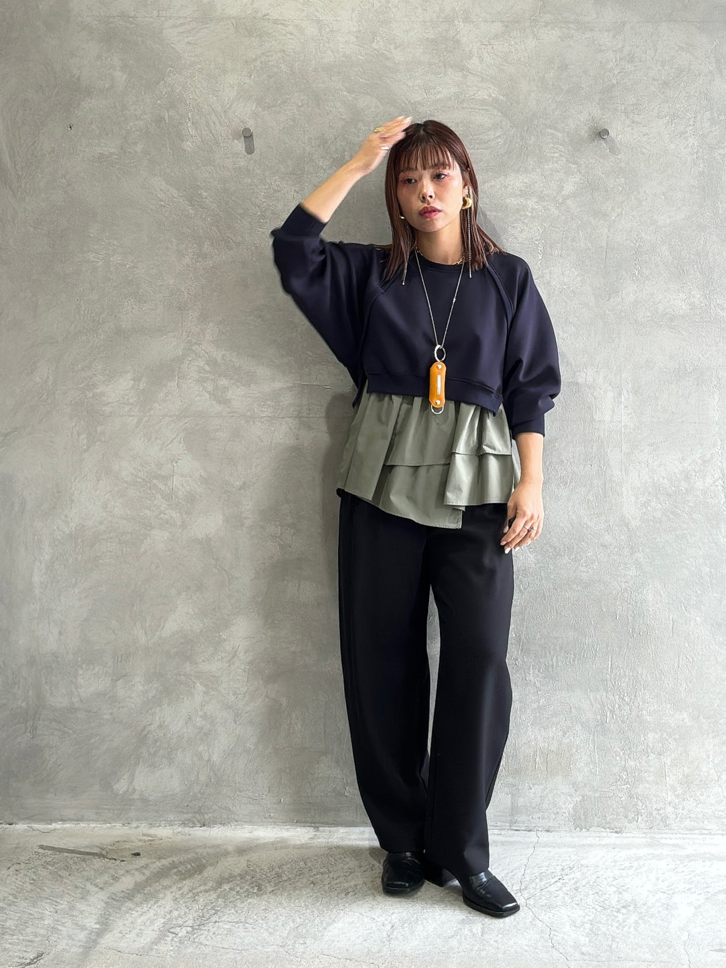 タックカーブパンツ／ANNA  KERRY