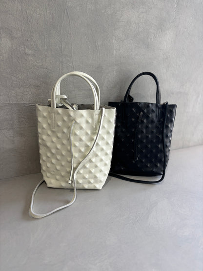 スタッズエンボスバッグ（モノトーン）／イタリア・フィレンツェのレザーバッグ