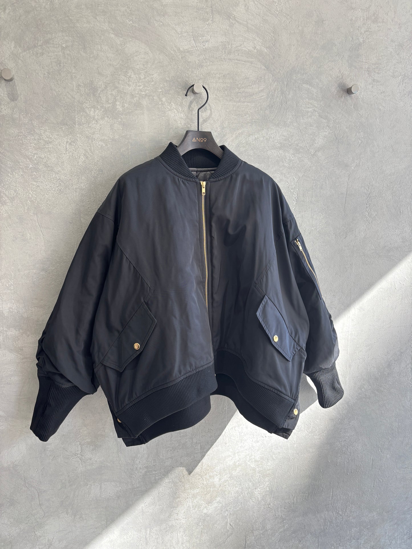 ナイロンツイルポンチョライクMA-1／trois