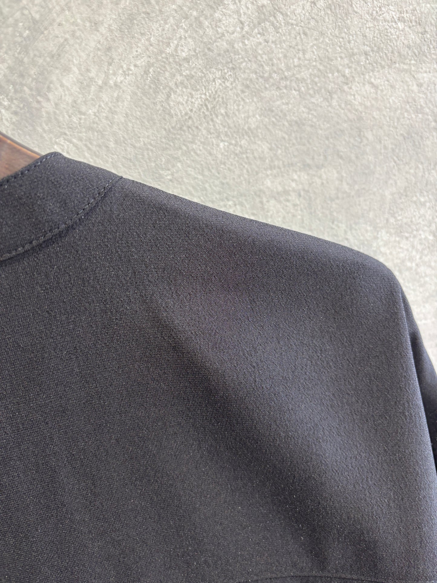 シャーリングティアードブラウス／CYAN tokyo